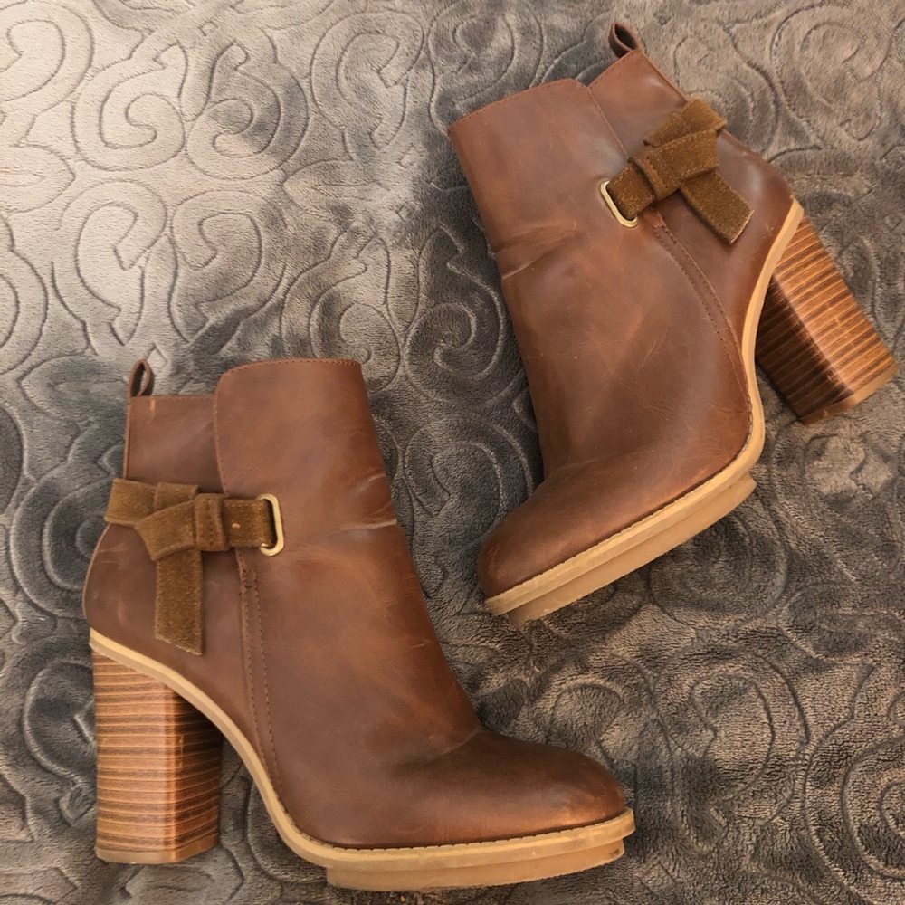 Heel booties